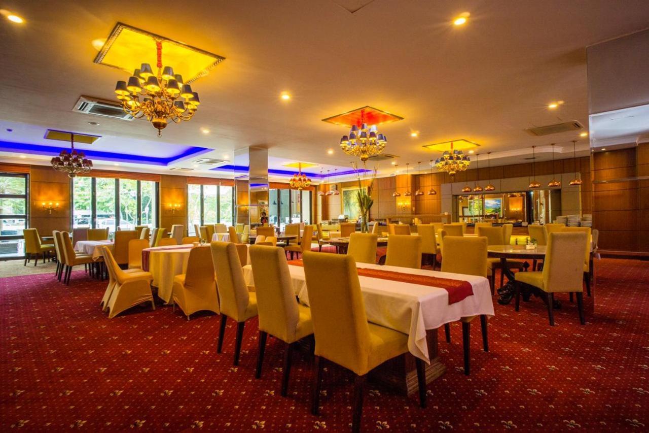 Bumi Senyiur Hotel Самаринда Экстерьер фото