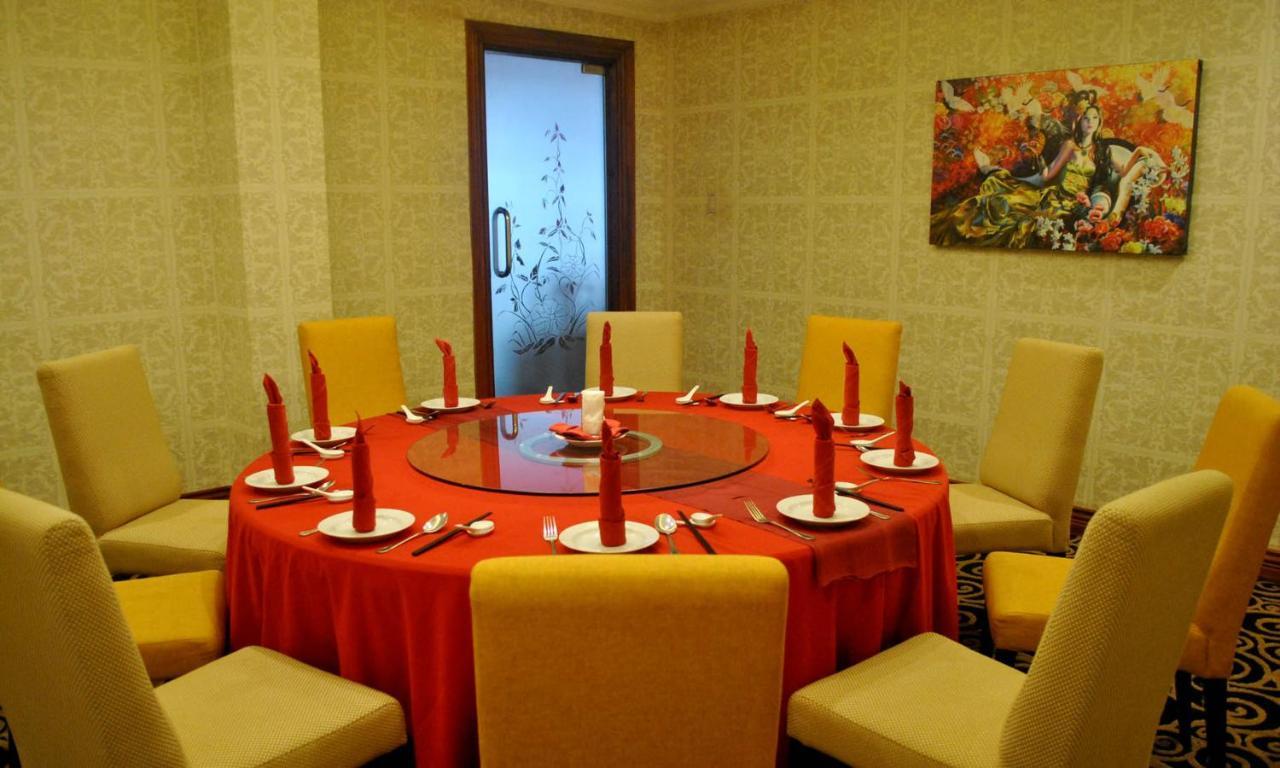 Bumi Senyiur Hotel Самаринда Экстерьер фото
