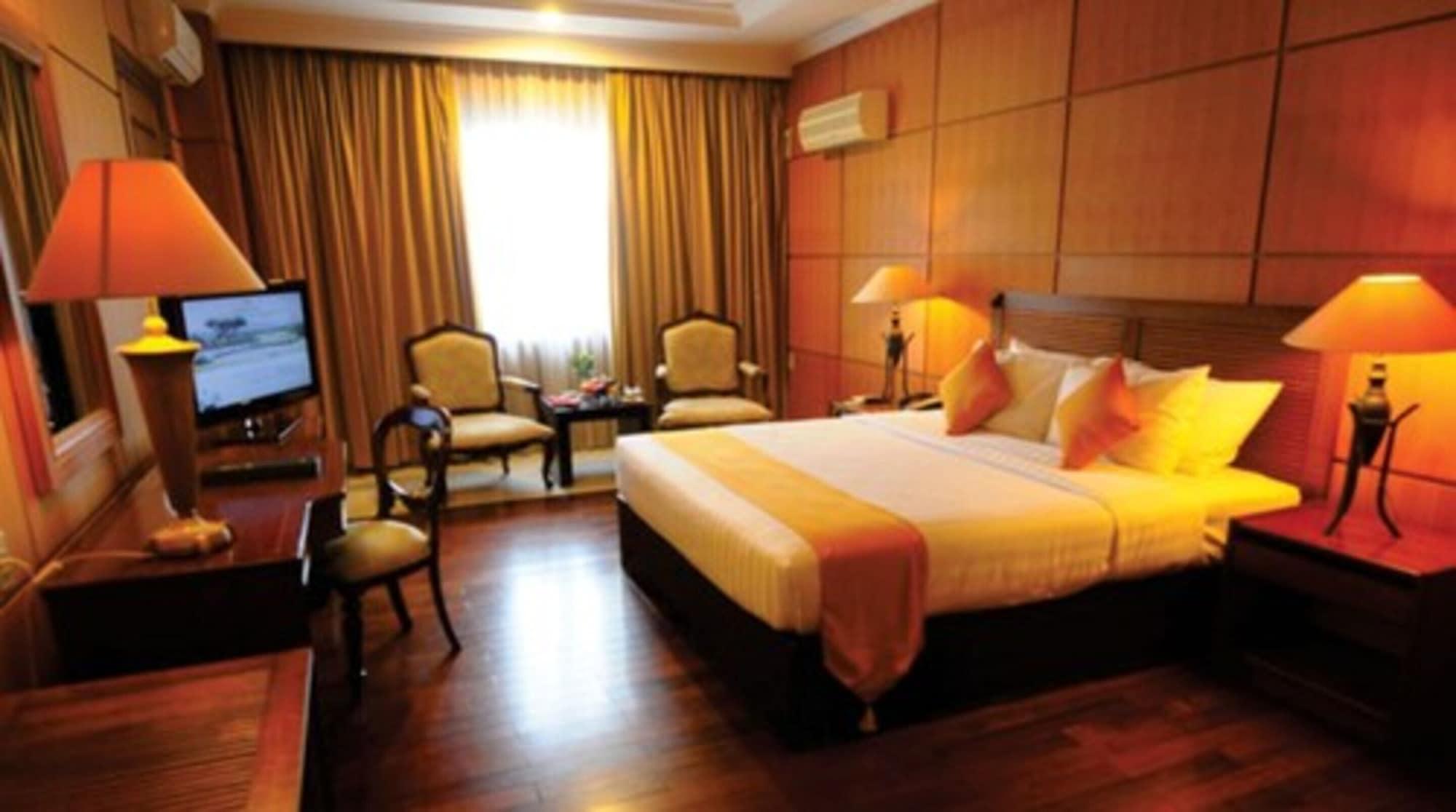 Bumi Senyiur Hotel Самаринда Экстерьер фото