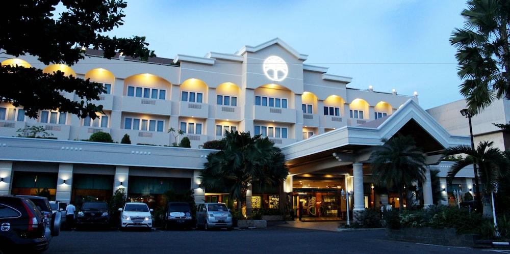 Bumi Senyiur Hotel Самаринда Экстерьер фото