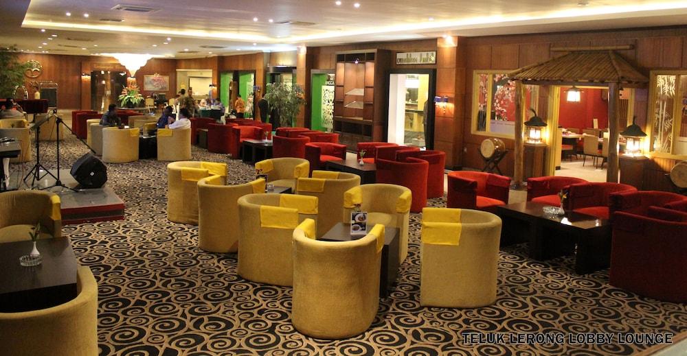 Bumi Senyiur Hotel Самаринда Экстерьер фото