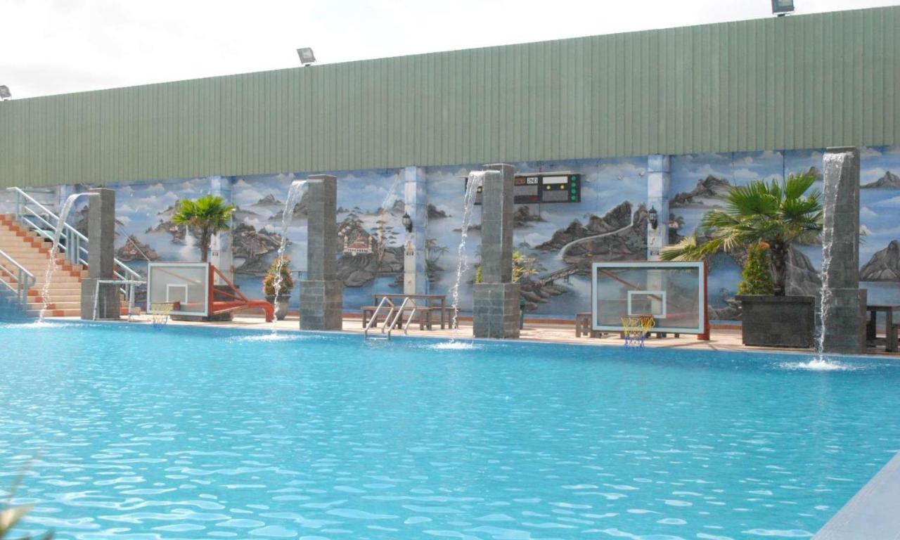Bumi Senyiur Hotel Самаринда Экстерьер фото